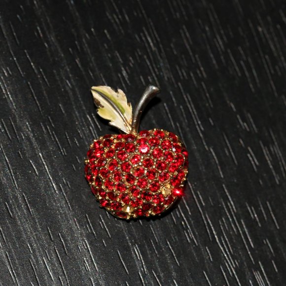 APPLE Rhinestone Brooch Pin - J.J. Jonette Jewelry Company SIGNED - Picture 2 of 8